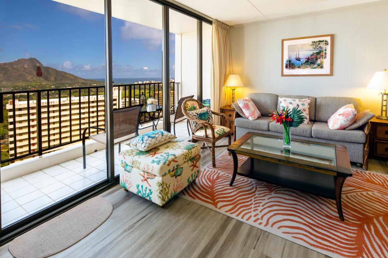 Apartment Ocean View Escape, Steps To & Free Parking! *