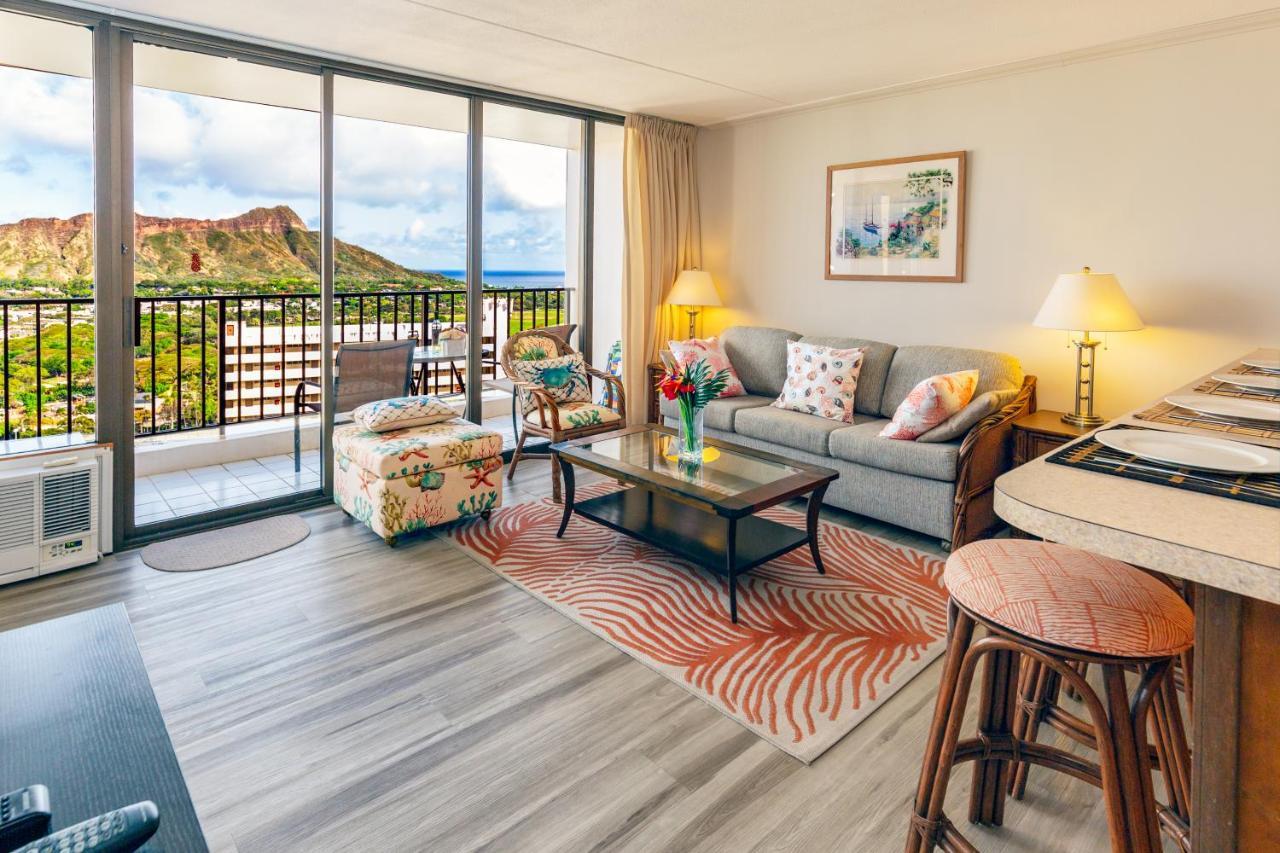 Apartment Ocean View Escape, Steps To & Free Parking! Honolulu