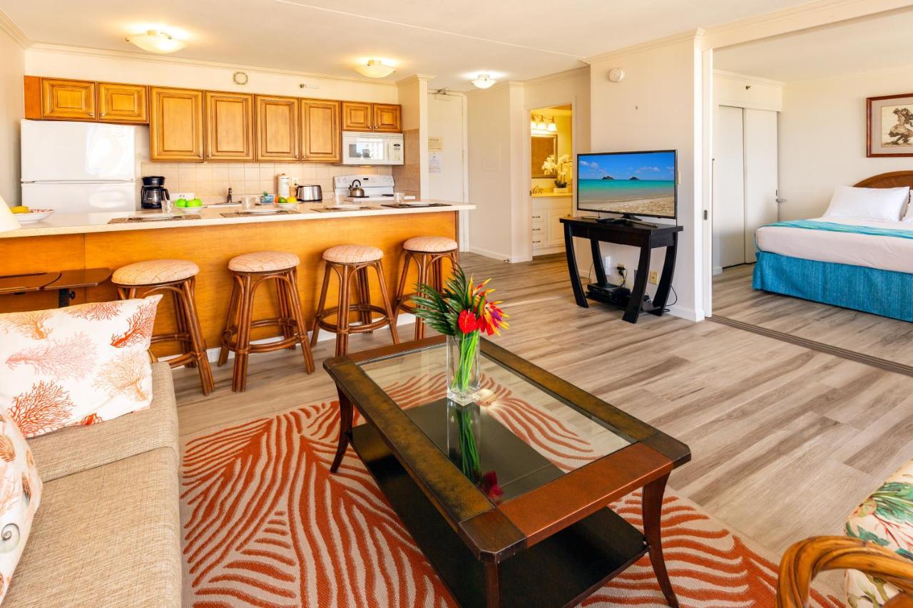 Apartment Ocean View Escape, Steps To & Free Parking! *