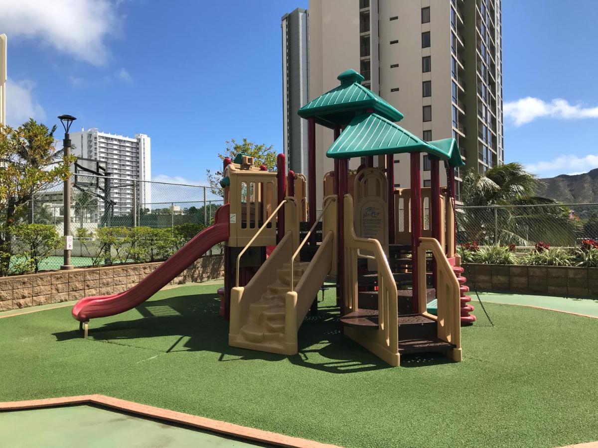 Ocean View Escape, Steps To & Free Parking! *