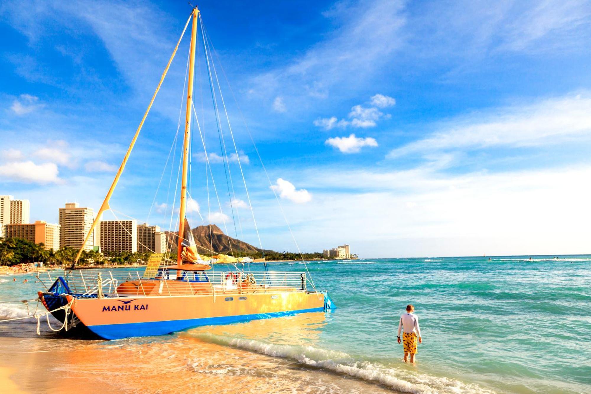 Ocean View Escape, Steps To & Free Parking! Honolulu
