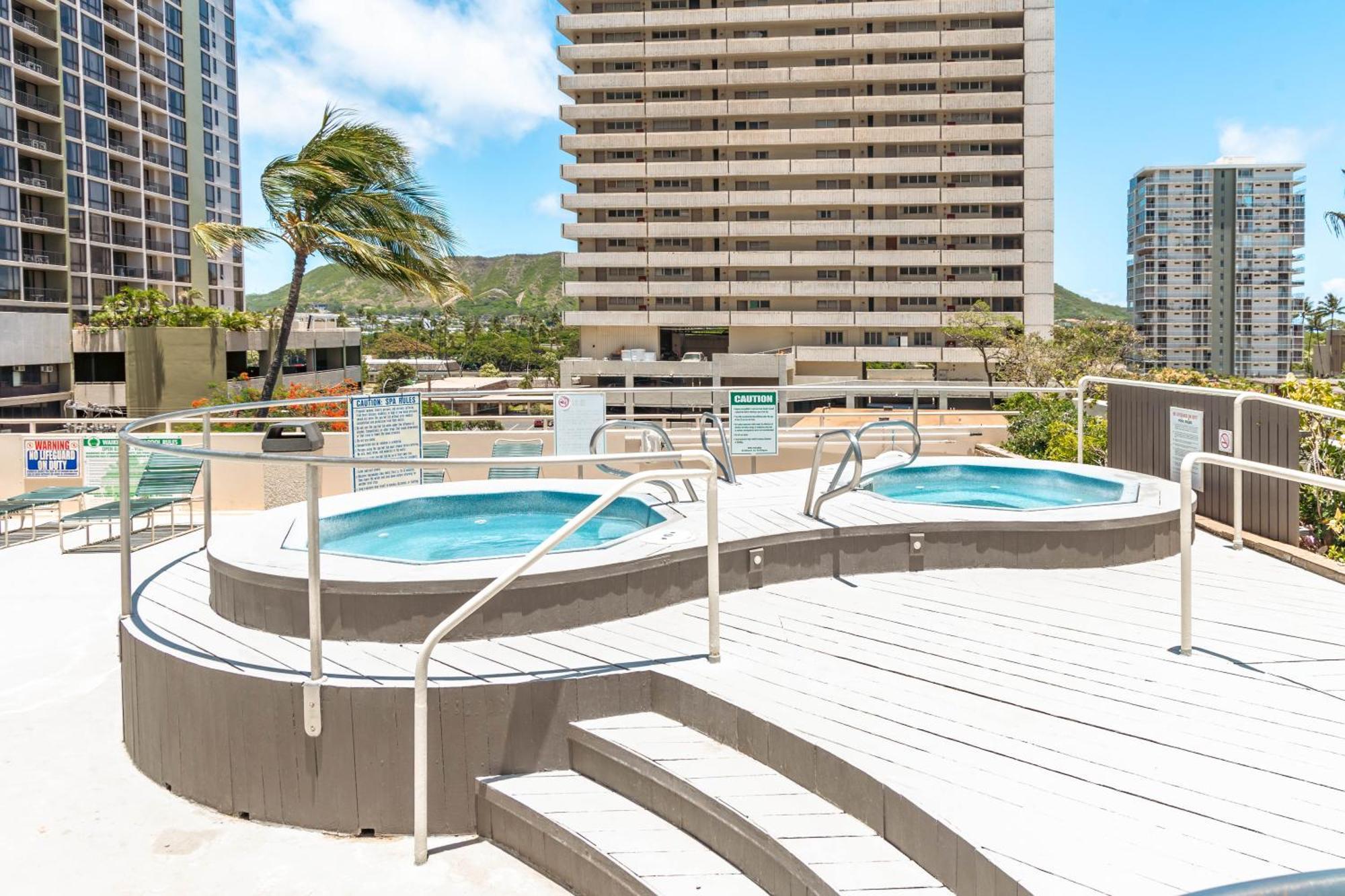 Ocean View Escape, Steps To & Free Parking! *